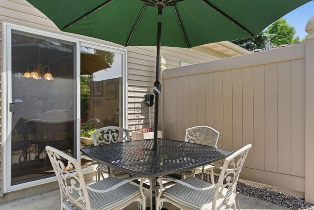 1203 Poppyfield Place, Schererville, IN 46375