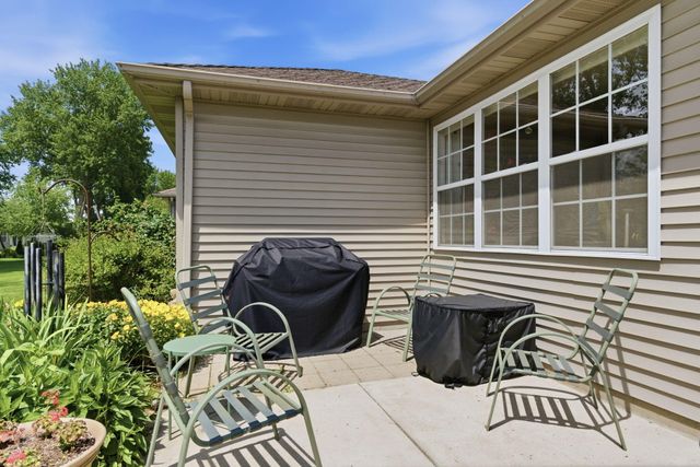 1203 Poppyfield Place, Schererville, IN 46375