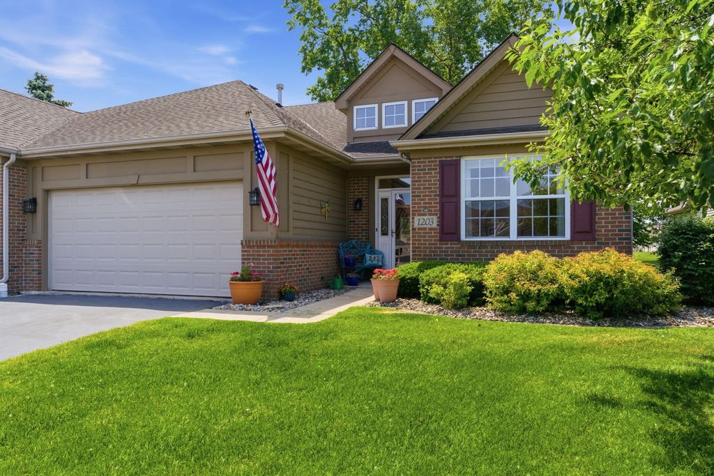 1203 Poppyfield Place, Schererville, IN 46375