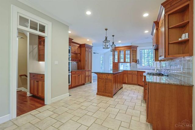 2321 Manistique Lakes Drive, Lebanon, OH 45036
