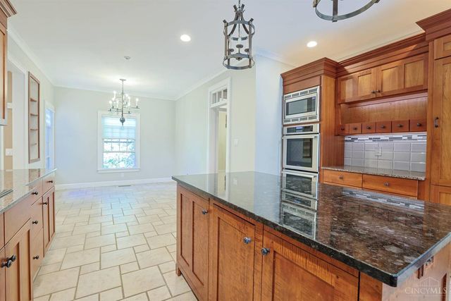 2321 Manistique Lakes Drive, Lebanon, OH 45036