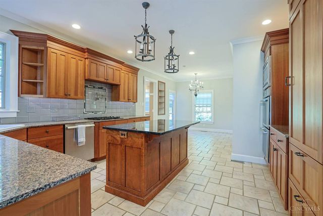 2321 Manistique Lakes Drive, Lebanon, OH 45036