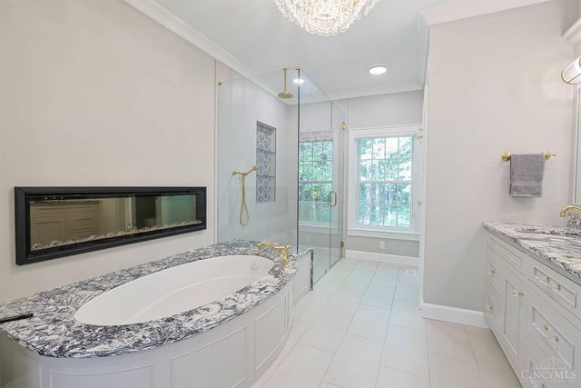 2321 Manistique Lakes Drive, Lebanon, OH 45036