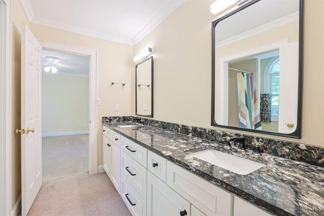 2321 Manistique Lakes Drive, Lebanon, OH 45036
