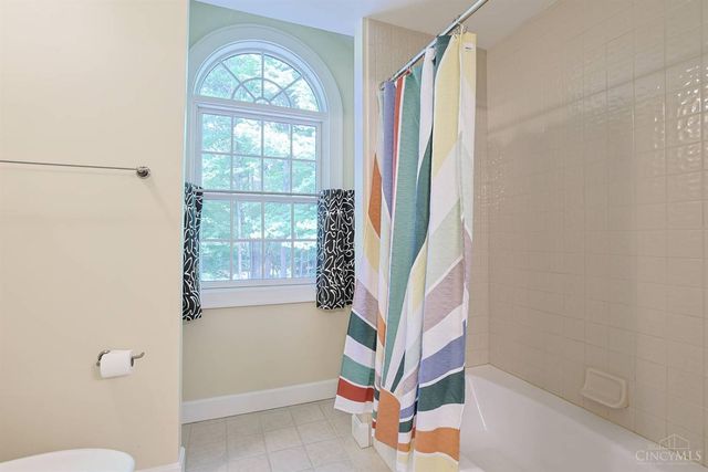 2321 Manistique Lakes Drive, Lebanon, OH 45036