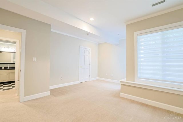 2321 Manistique Lakes Drive, Lebanon, OH 45036