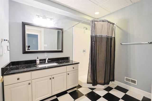 2321 Manistique Lakes Drive, Lebanon, OH 45036