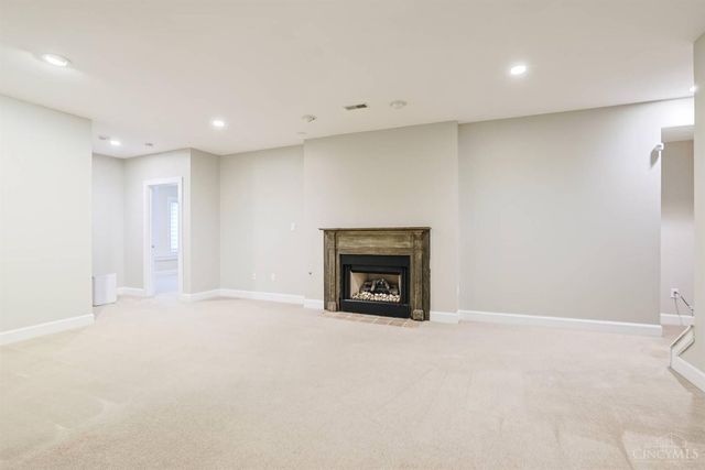 2321 Manistique Lakes Drive, Lebanon, OH 45036