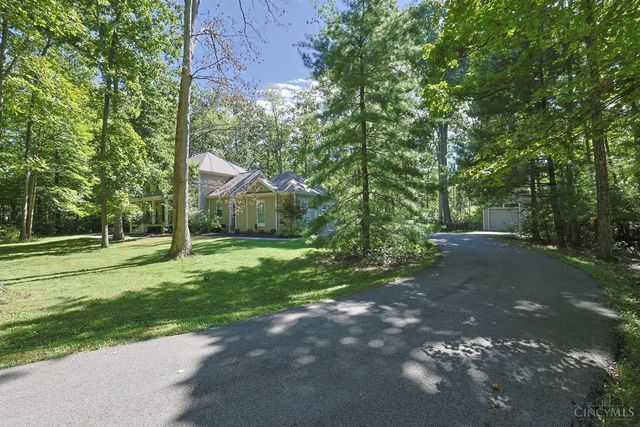 2321 Manistique Lakes Drive, Lebanon, OH 45036