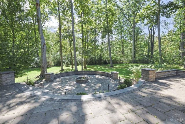 2321 Manistique Lakes Drive, Lebanon, OH 45036