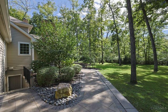 2321 Manistique Lakes Drive, Lebanon, OH 45036