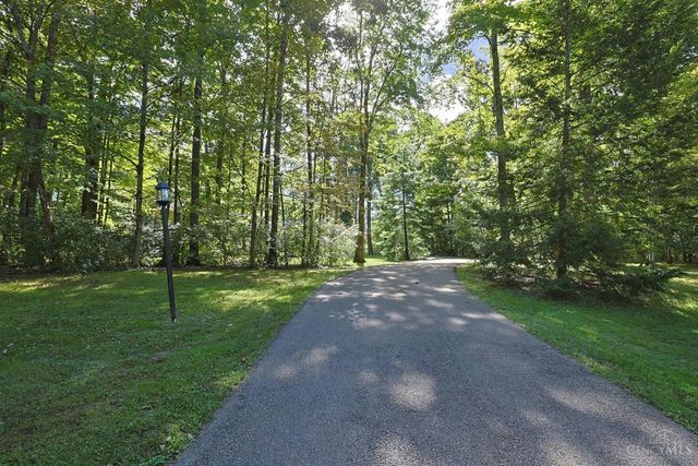 2321 Manistique Lakes Drive, Lebanon, OH 45036