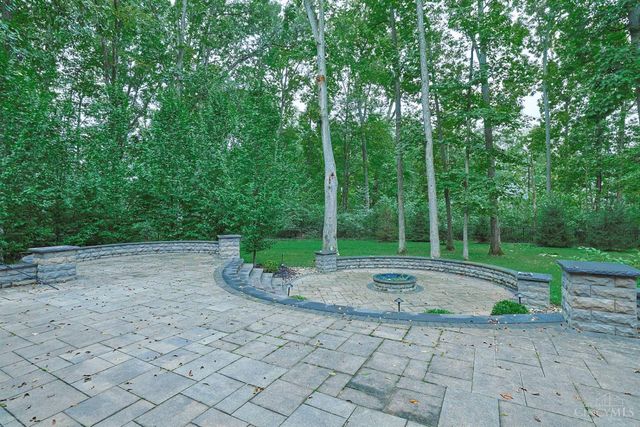 2321 Manistique Lakes Drive, Lebanon, OH 45036