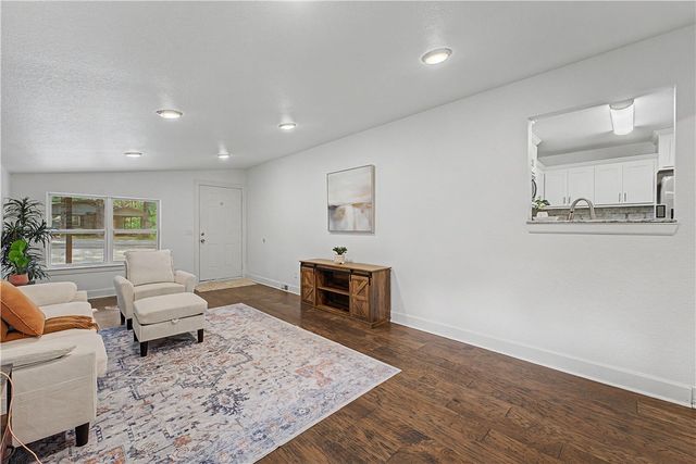 4 Evesham Lane, Bella Vista, AR 72714