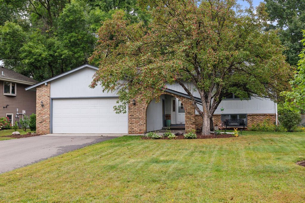 6471 Arthur Street NE, Fridley, MN 55432