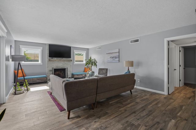 6804 Beck Drive NE, Albuquerque, NM 87109