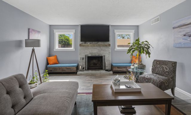 6804 Beck Drive NE, Albuquerque, NM 87109