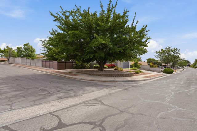 6804 Beck Drive NE, Albuquerque, NM 87109