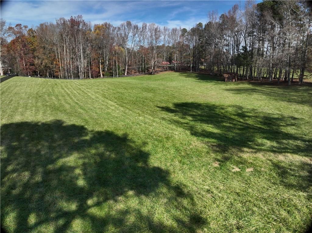 Image 14 of property listing at 12950 New Providence Road, Milton, GA 30004
