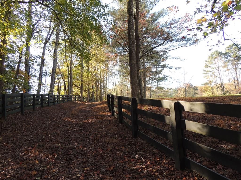 Image 18 of property listing at 12950 New Providence Road, Milton, GA 30004