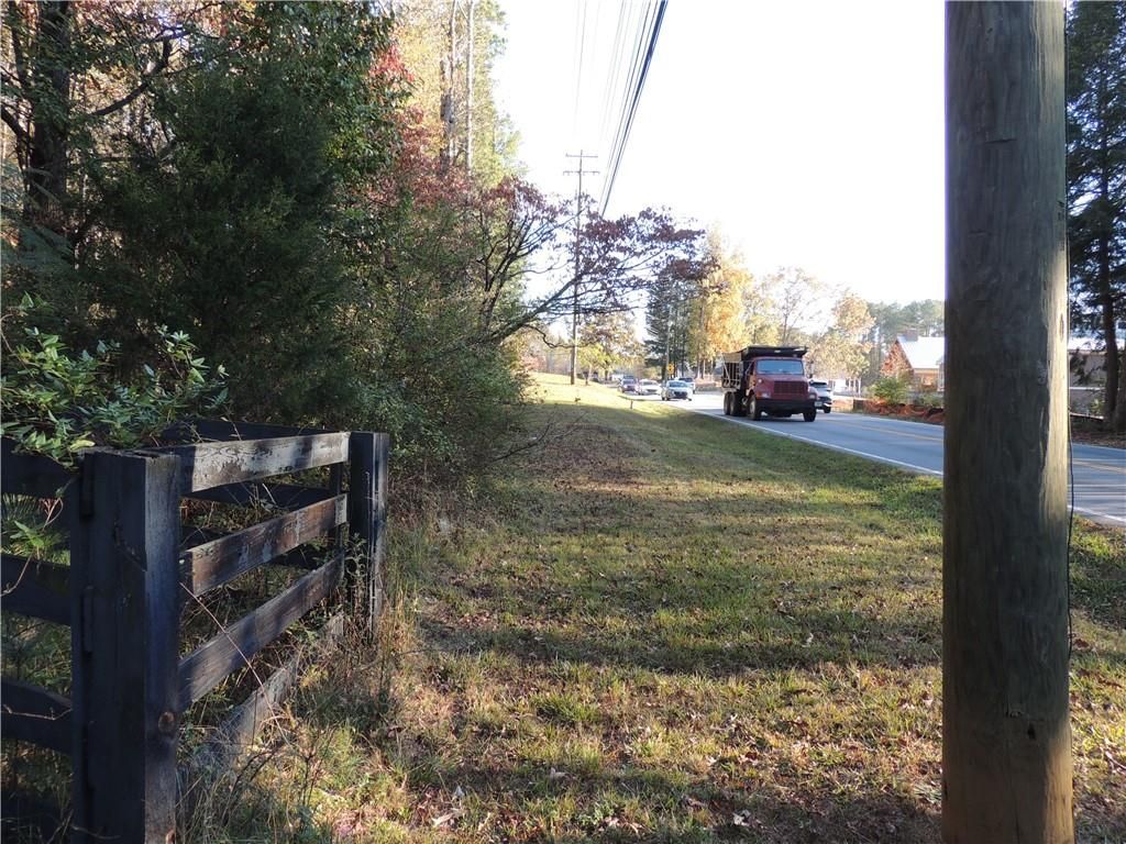 Image 23 of property listing at 12950 New Providence Road, Milton, GA 30004