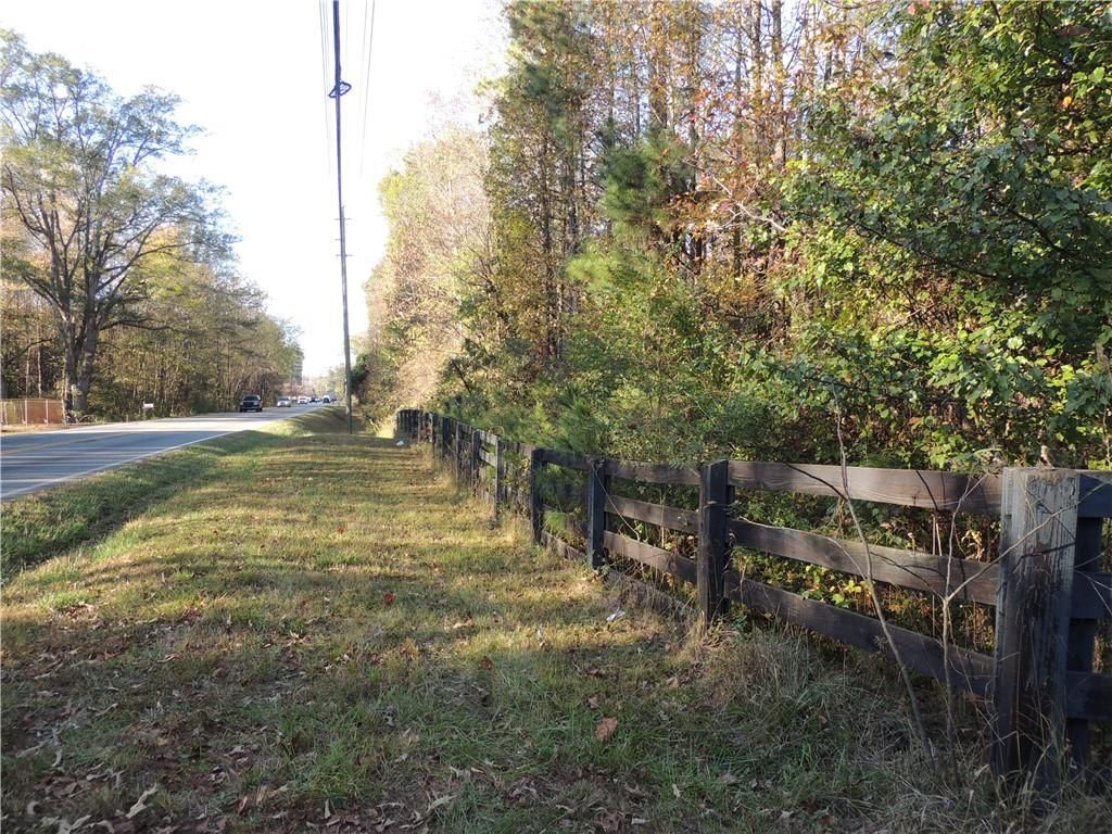 Image 24 of property listing at 12950 New Providence Road, Milton, GA 30004
