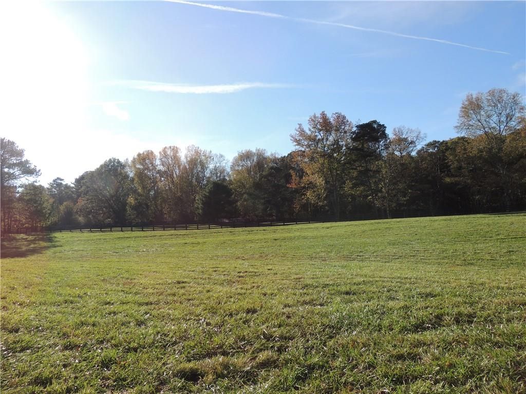 Image 36 of property listing at 12950 New Providence Road, Milton, GA 30004