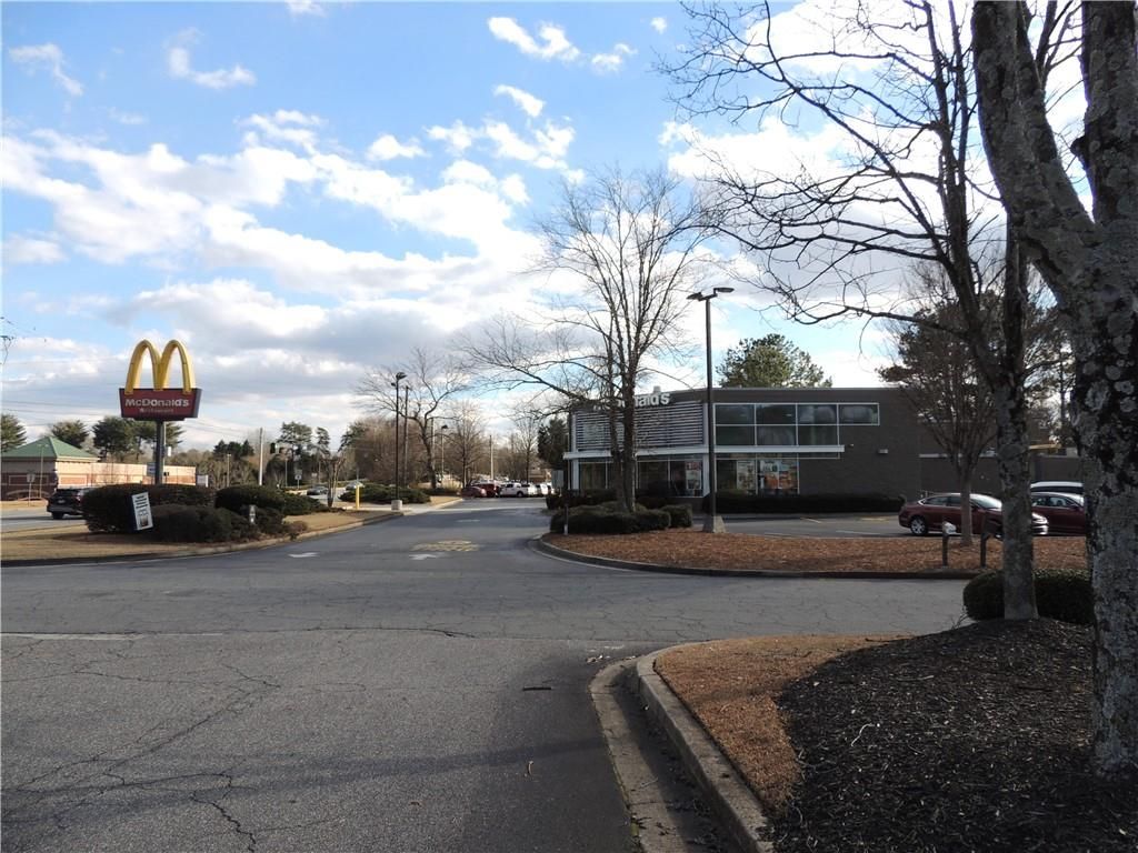 Image 76 of property listing at 12950 New Providence Road, Milton, GA 30004