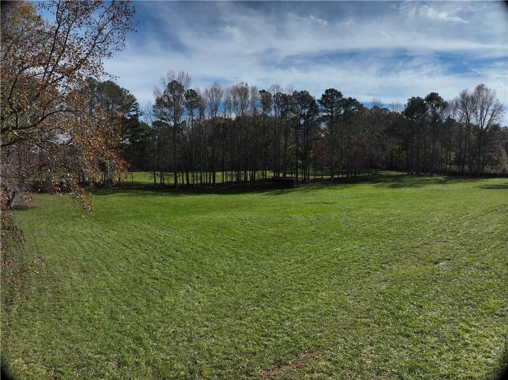 Image 8 of property listing at 12950 New Providence Road, Milton, GA 30004