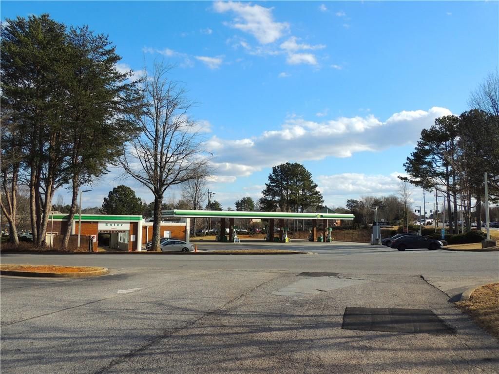 Image 92 of property listing at 12950 New Providence Road, Milton, GA 30004
