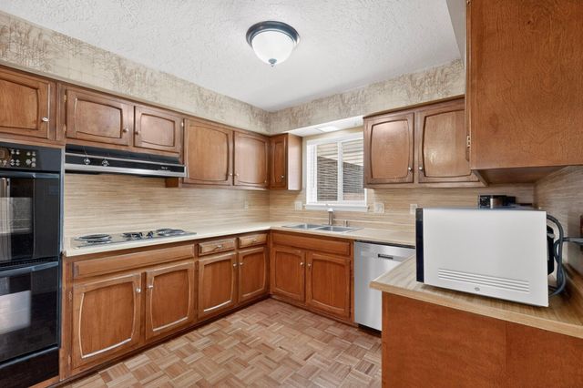 3709 Piermont Drive NE, Albuquerque, NM 87111