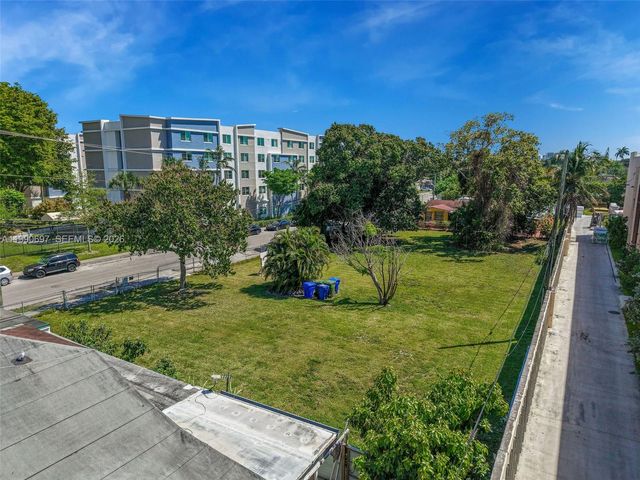 1000 SW 30th Avenue, Miami, FL 33135