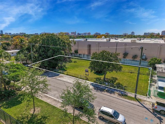 1000 SW 30th Avenue, Miami, FL 33135