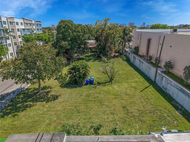 1000 SW 30th Avenue, Miami, FL 33135