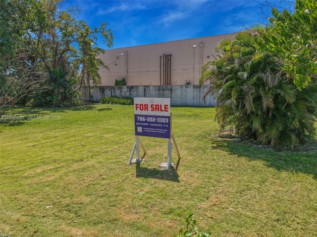 1000 SW 30th Avenue, Miami, FL 33135
