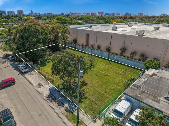 1000 SW 30th Avenue, Miami, FL 33135