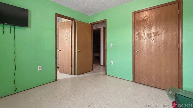 1017 Carla Avenue, Stilwell, OK 74960