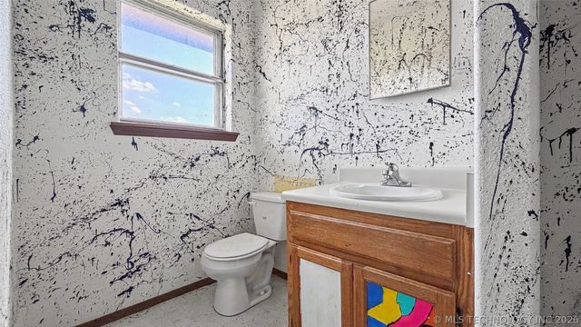 1017 Carla Avenue, Stilwell, OK 74960