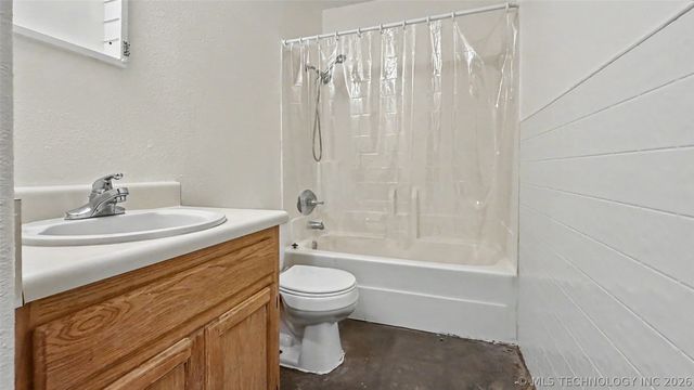 1017 Carla Avenue, Stilwell, OK 74960