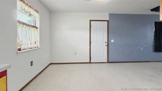 1017 Carla Avenue, Stilwell, OK 74960