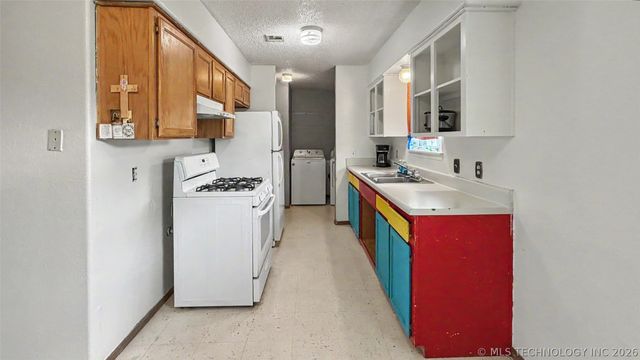 1017 Carla Avenue, Stilwell, OK 74960