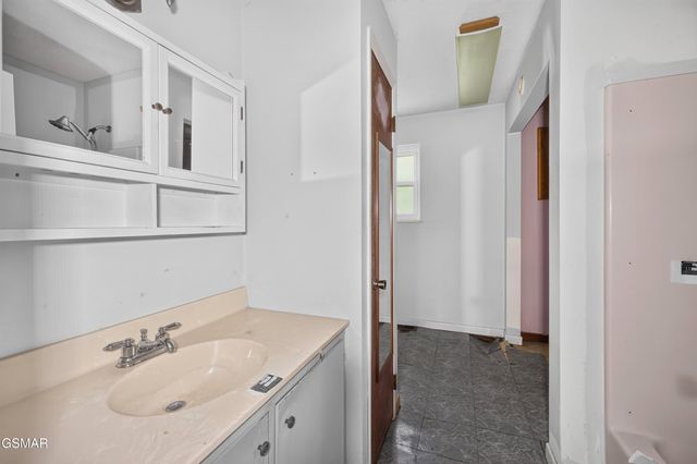 700 Center Street, Morristown, TN 37813
