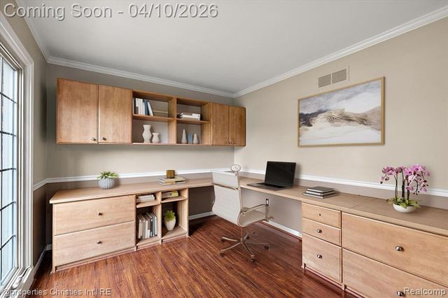 47269 S Chigwidden Drive, Northville, MI 48167