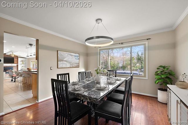 47269 S Chigwidden Drive, Northville, MI 48167