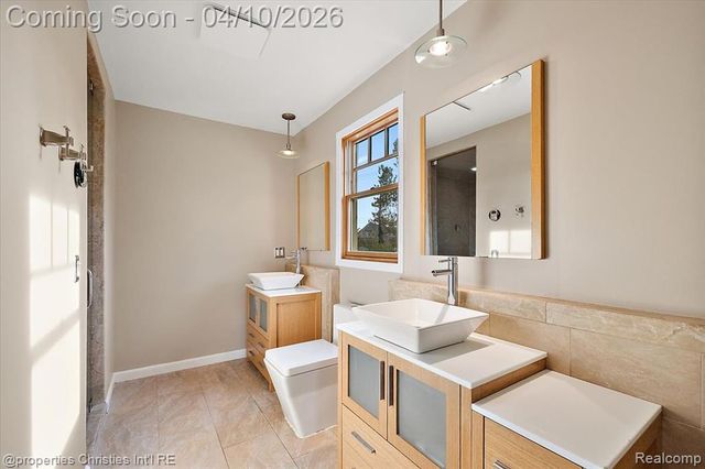 47269 S Chigwidden Drive, Northville, MI 48167