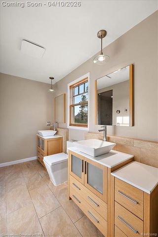 47269 S Chigwidden Drive, Northville, MI 48167