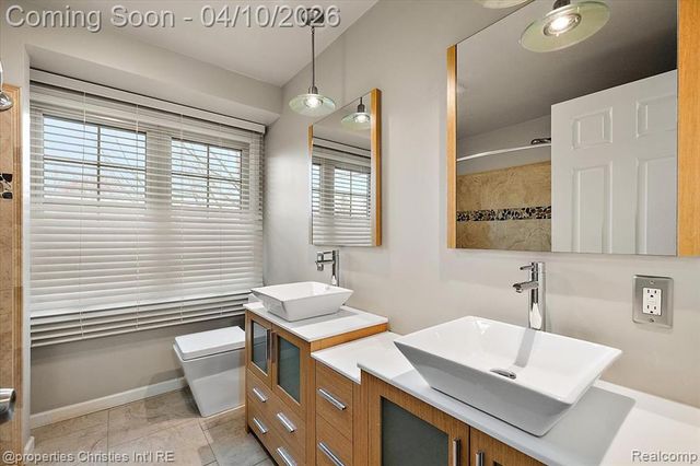 47269 S Chigwidden Drive, Northville, MI 48167