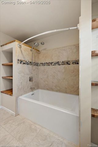 47269 S Chigwidden Drive, Northville, MI 48167