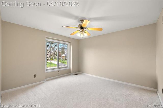 47269 S Chigwidden Drive, Northville, MI 48167