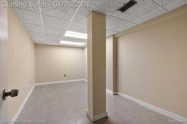 47269 S Chigwidden Drive, Northville, MI 48167